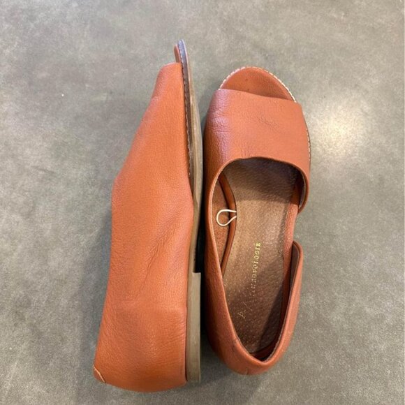 ANTHROPOLOGIE leather flats. Cognac. Womans size 8. - Picture 6 of 11